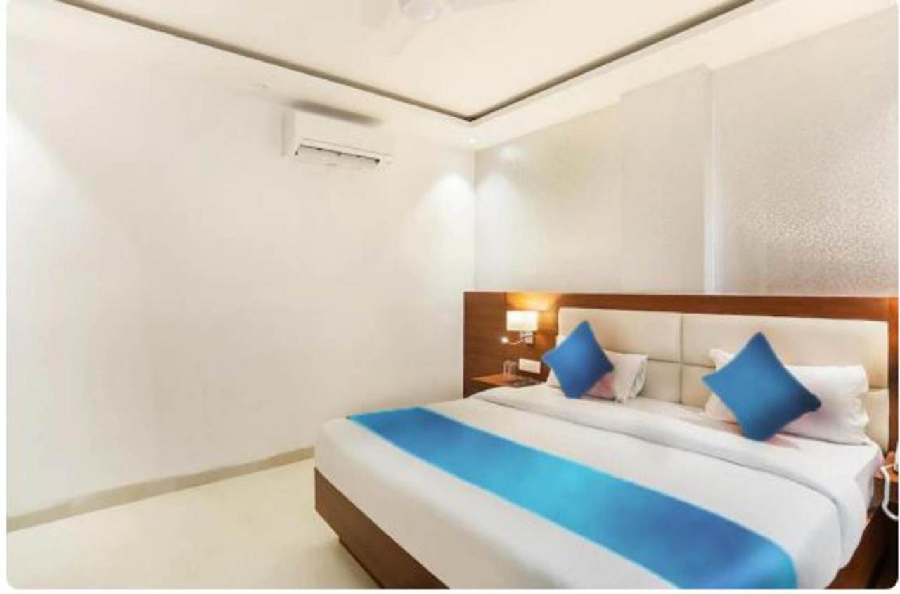 Hotel Royal Sky Luxury Near Delhi Airport ニューデリー エクステリア 写真