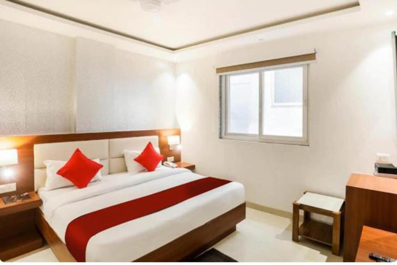 Hotel Royal Sky Luxury Near Delhi Airport ニューデリー エクステリア 写真