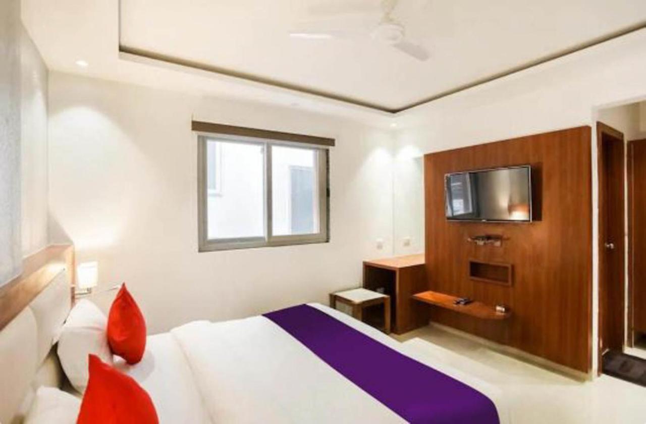 Hotel Royal Sky Luxury Near Delhi Airport ニューデリー エクステリア 写真