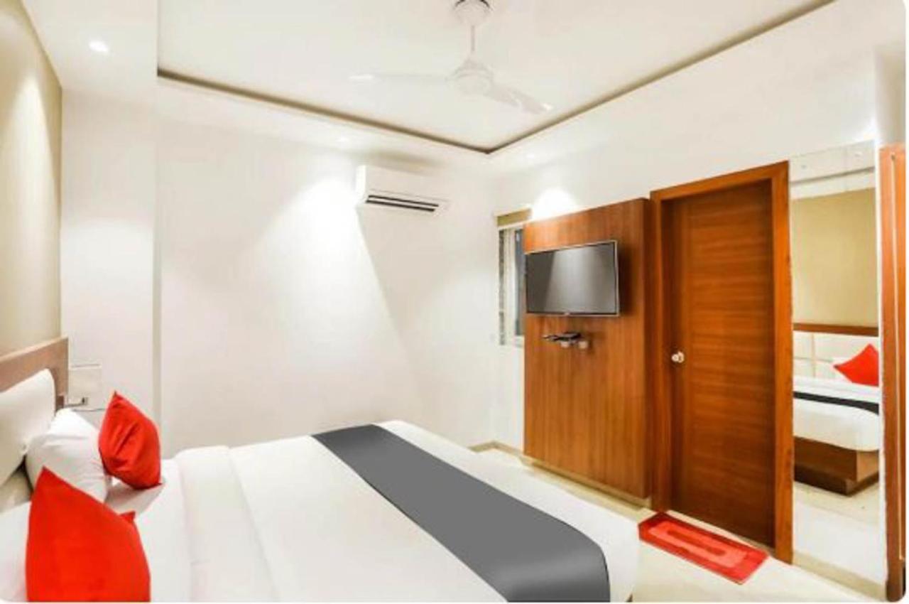 Hotel Royal Sky Luxury Near Delhi Airport ニューデリー エクステリア 写真