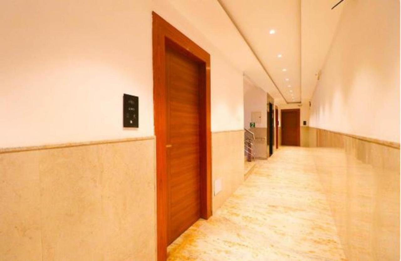 Hotel Royal Sky Luxury Near Delhi Airport ニューデリー エクステリア 写真